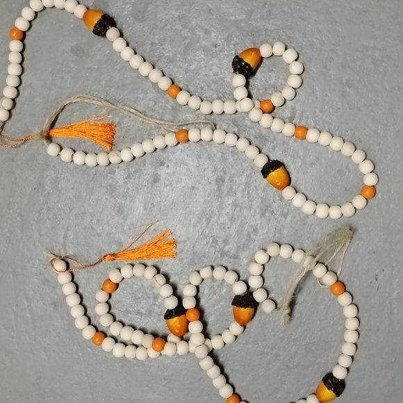 Nwot Two strands of acorn would bead garland - Picture 1 of 2